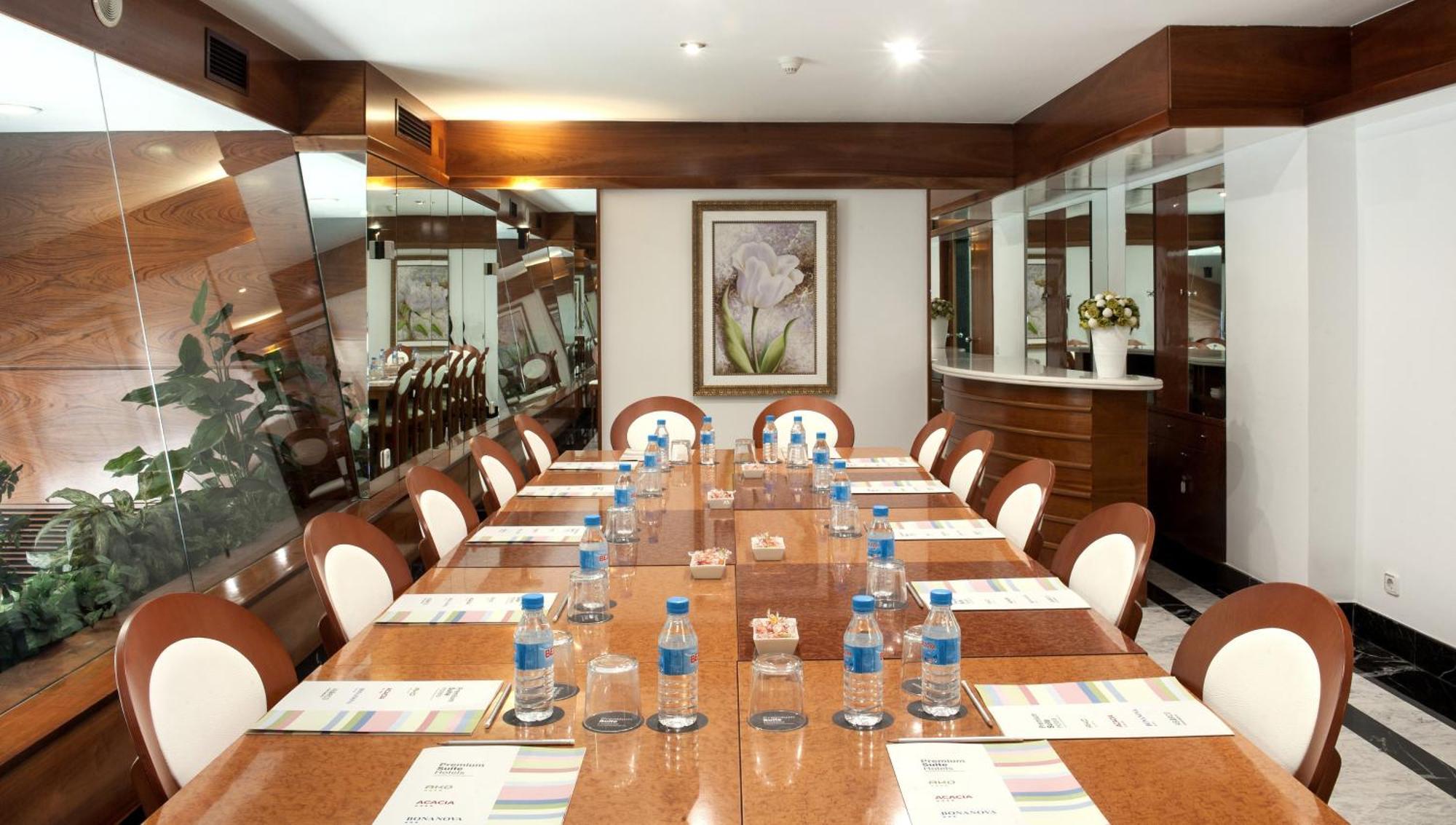 Acacia Aparthotel